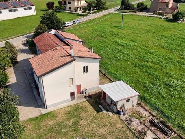 Rustico in vendita a Torre, Goito