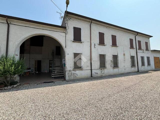Rustico in vendita a Solarolo, Goito