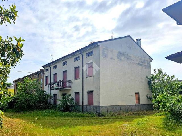 Rustico in vendita a Torre, Goito