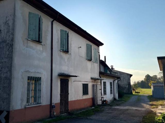 Rustico in vendita a Goito, Lombardia