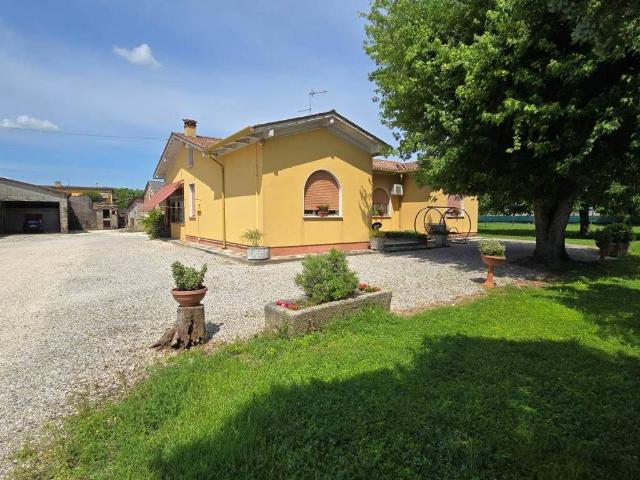 Rustico in vendita a Goito, Lombardia