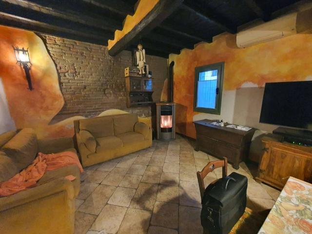 Rustico in vendita a Gombito, Lombardia