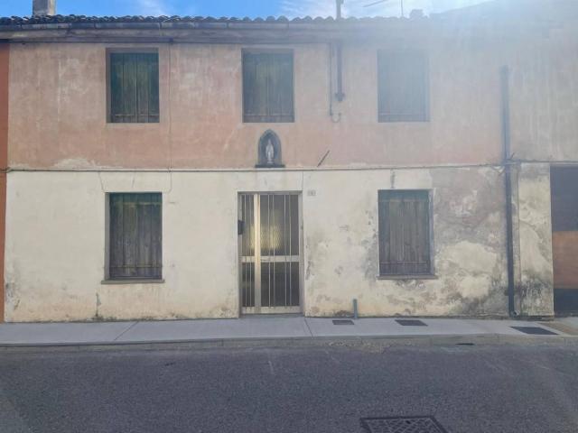 Rustico in vendita a Gonars / Gonârs, Udine / Udin / Videm