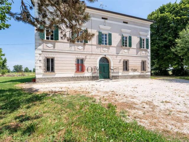 Rustico in vendita a Bondeno Di Gonzaga, Lombardia