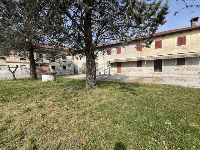 Rustico in vendita a Gorgo Al Monticano, Veneto