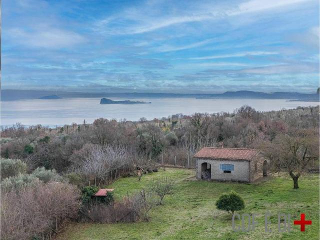 Rustico in vendita a Gradoli, Lazio