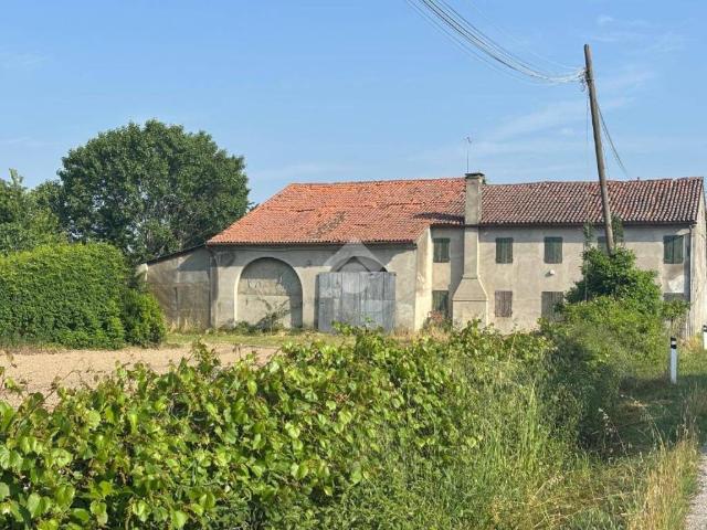 Rustico in vendita a Granze, Veneto