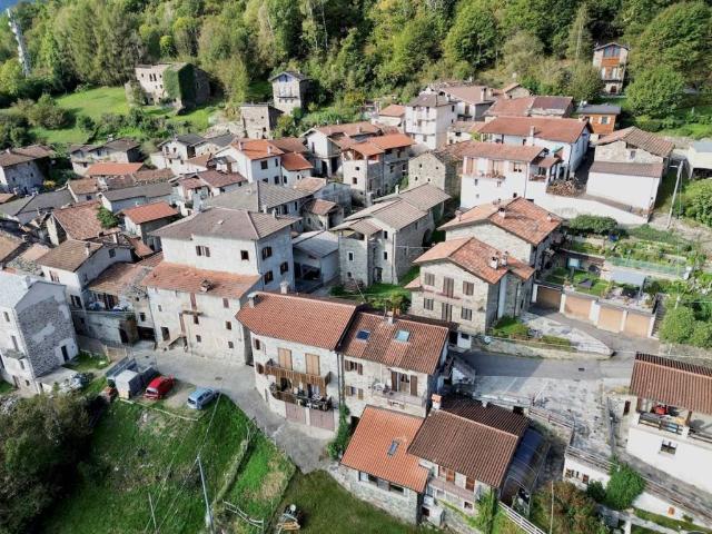 Rustico in vendita a Brenzio, Gravedona ed Uniti