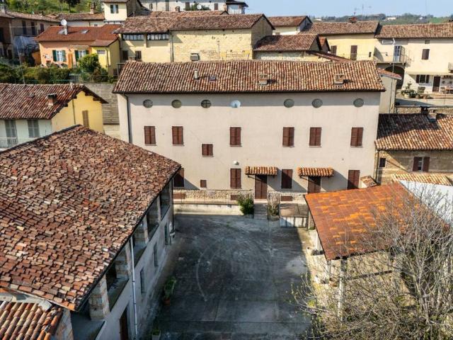 Rustico in vendita a Piemonte, Asti