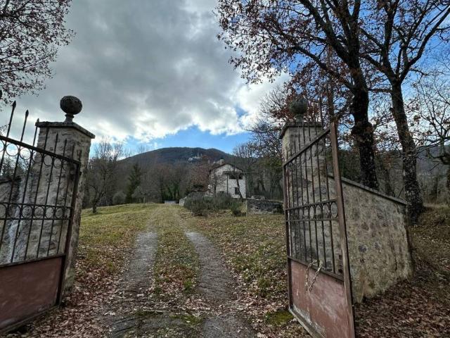 Rustico in vendita a Greccio, Lazio