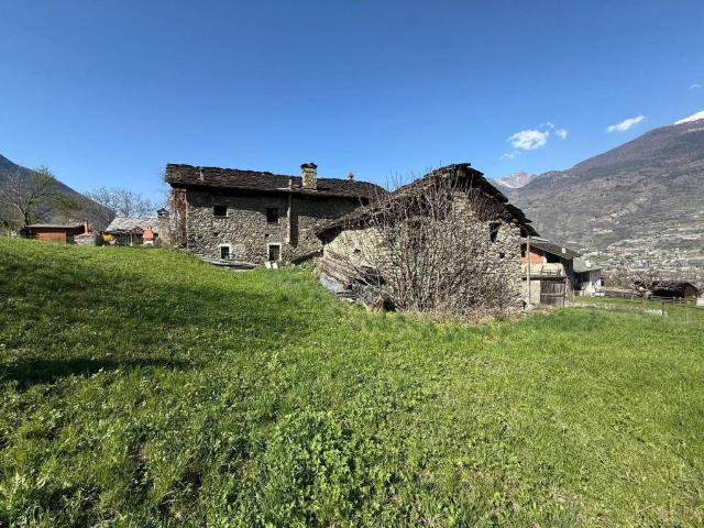 Rustico in vendita a Gressan, Aosta