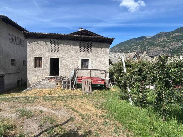 Rustico in vendita a Gressan, Aosta