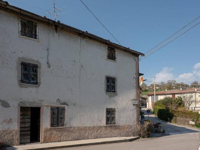 Rustico in vendita a Grezzana, Veneto