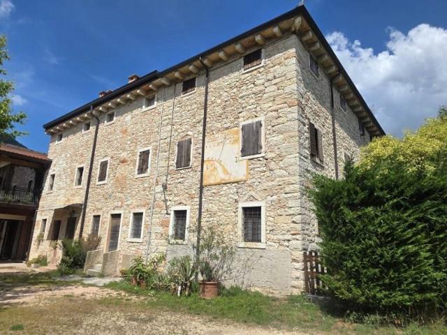 Rustico in vendita a Stallavena, Grezzana
