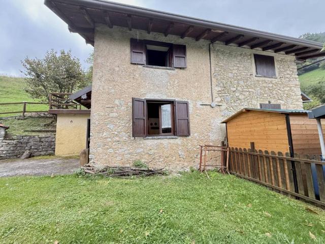 Rustico in vendita a Grone, Lombardia