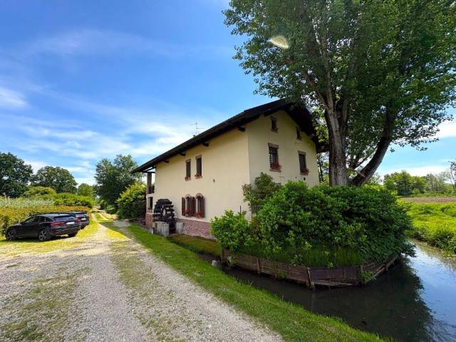 Rustico in vendita a Gropello Cairoli, Lombardia