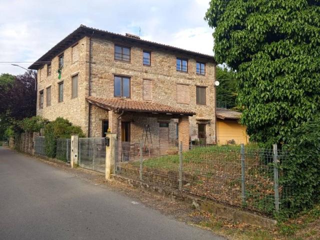 Rustico in vendita a Gropparello, Reggio Emilia