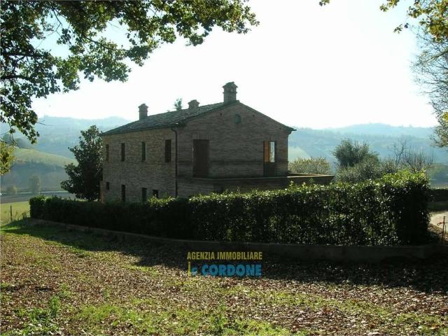 Rustico in vendita a Grottazzolina, Fermo