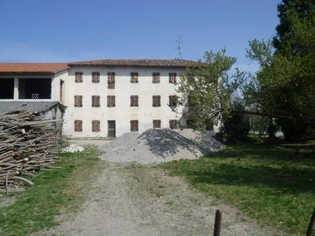 Rustico in vendita a Gruaro, Veneto