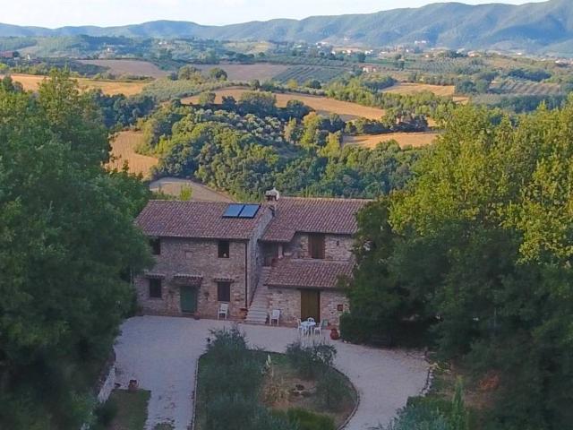 Rustico in vendita a Gualdo Cattaneo, Umbria