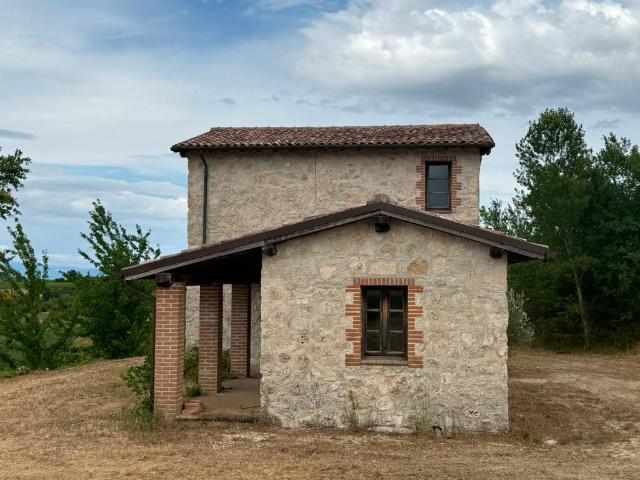 Rustico in vendita a Gualdo Cattaneo, Umbria