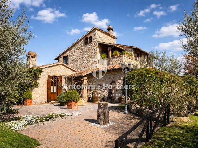 Rustico in vendita a Gualdo Cattaneo, Umbria