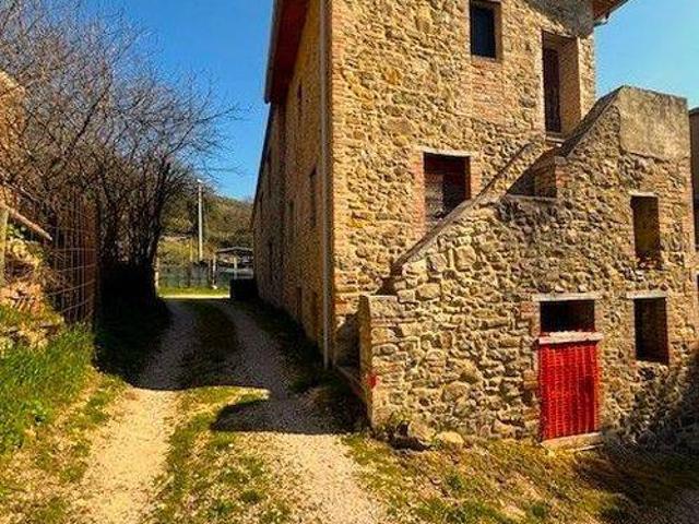Rustico in vendita a Cerquiglino, Gualdo Cattaneo