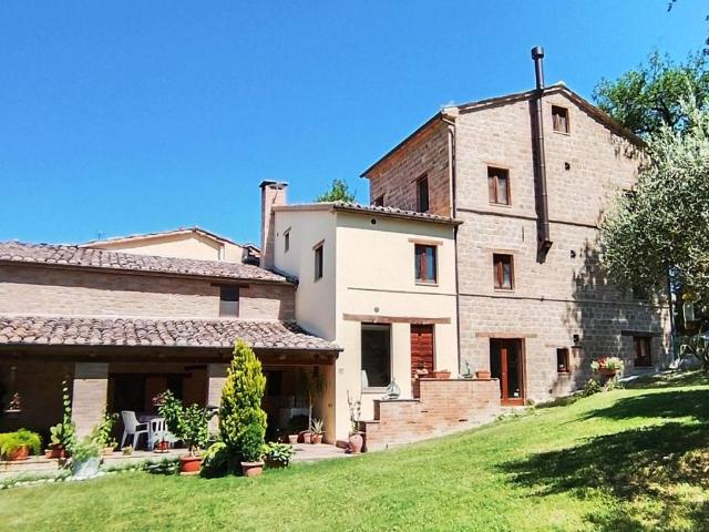 Rustico in vendita a Gualdo, Macerata