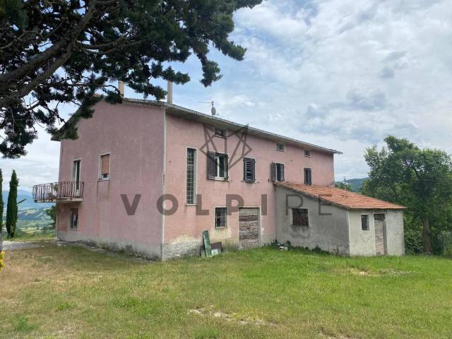 Rustico in vendita a Gualdo Tadino, Umbria
