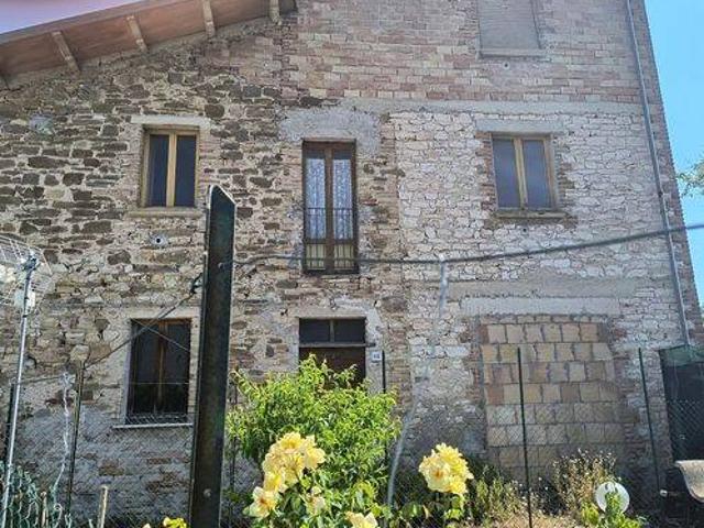 Rustico in vendita a San Pellegrino, Gualdo Tadino