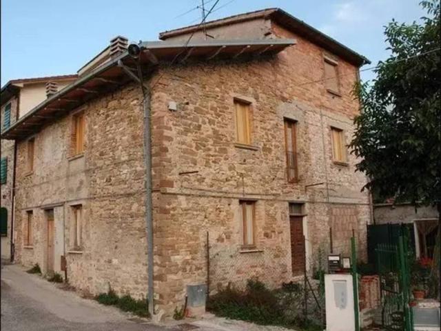 Rustico in vendita a Gualdo Tadino, Umbria