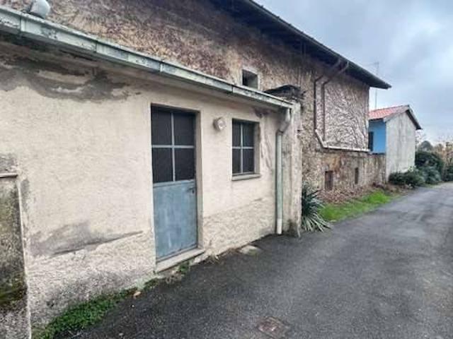Rustico in vendita a Guanzate, Lombardia