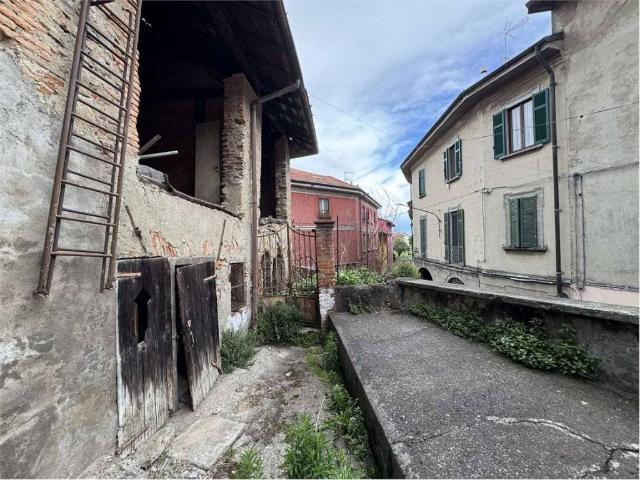 Rustico in vendita a Guanzate, Lombardia