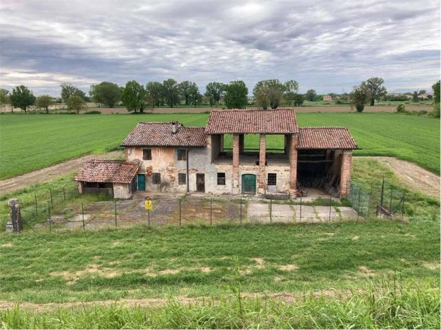 Rustico in vendita a Guardamiglio, Lombardia