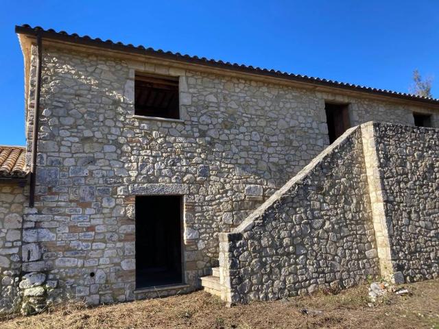 Rustico in vendita a Guardea, Umbria