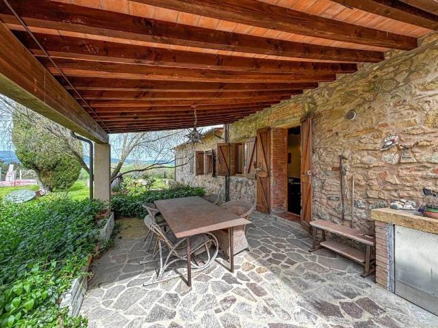 Rustico in vendita a Guardistallo, Toscana