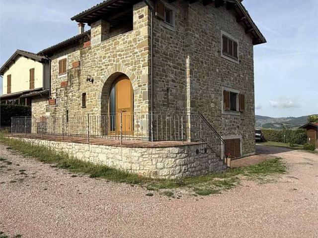 Rustico in vendita a Gubbio, Umbria