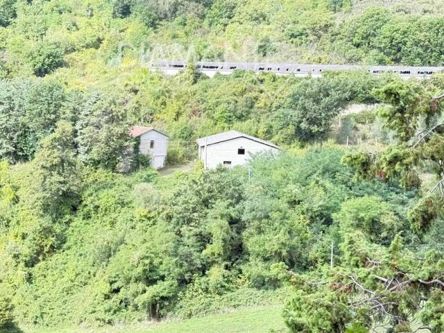Rustico in vendita a Gubbio, Umbria