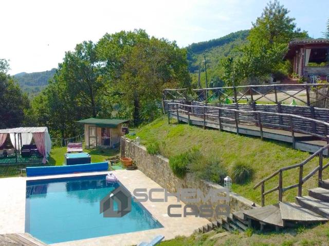 Rustico in vendita a Gubbio, Umbria