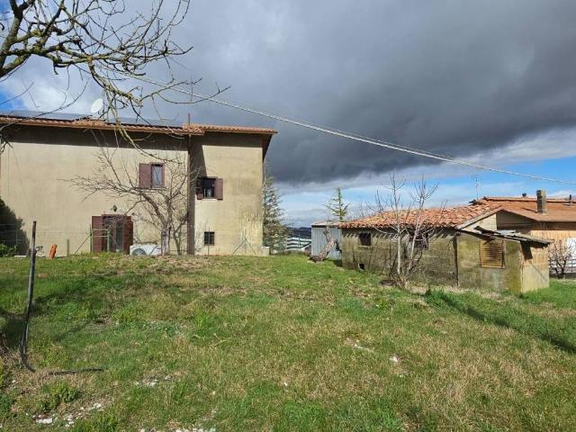 Rustico in vendita a Gubbio, Umbria