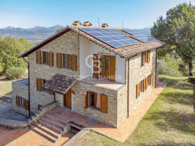 Rustico in vendita a Gubbio, Umbria