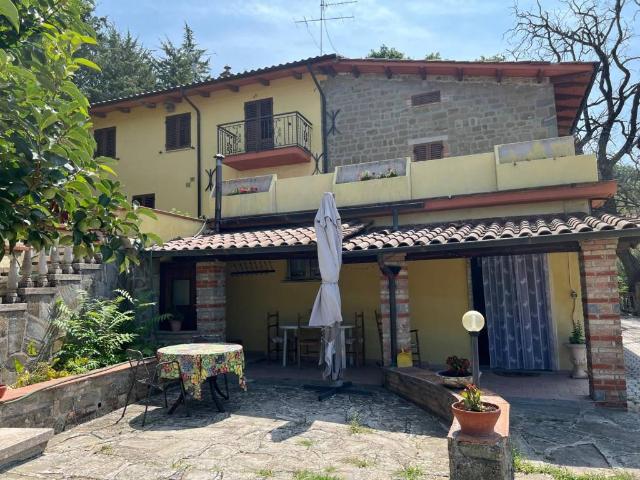 Rustico in vendita a Gubbio, Umbria