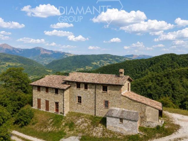 Rustico in vendita a Gubbio, Umbria