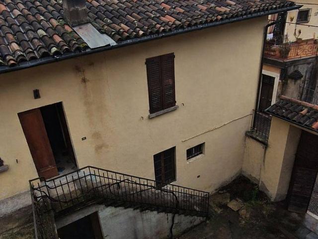 Rustico in vendita a Gussago, Lombardia