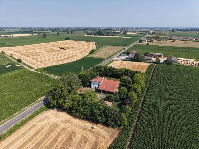 Rustico in vendita a Gussola, Lombardia