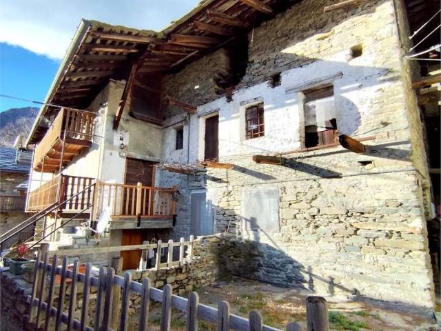 Rustico in vendita a Hone, Aosta