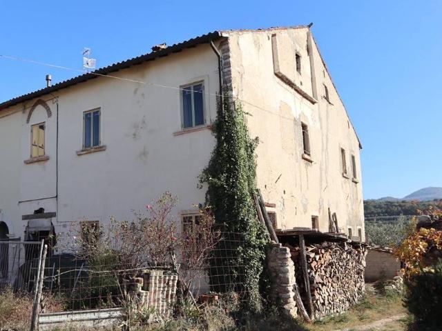 Rustico in vendita a Illasi, Veneto