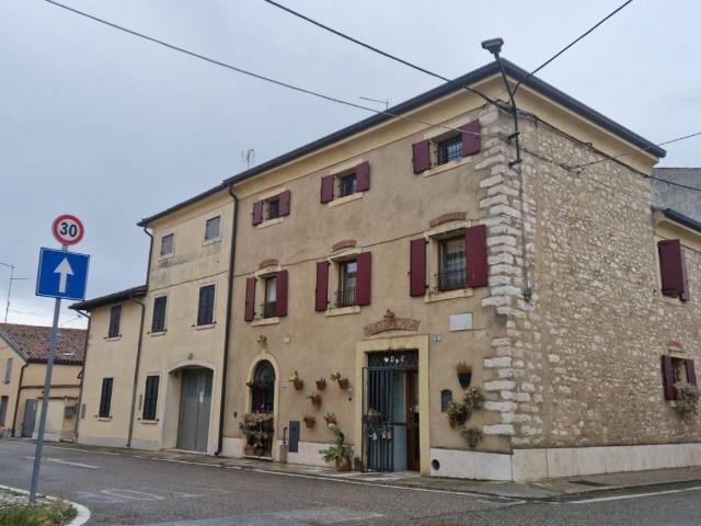 Rustico in vendita a Illasi, Veneto