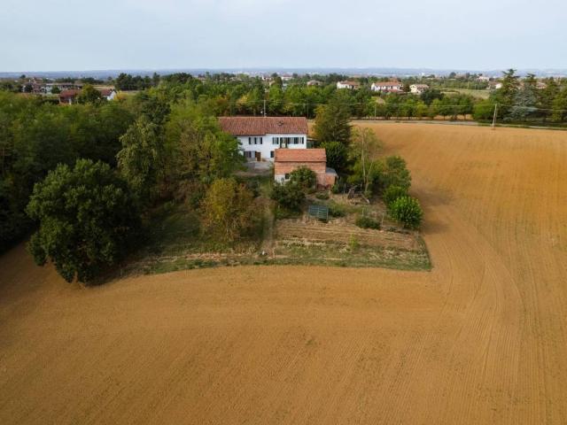 Rustico in vendita a Incisa Scapaccino, Asti
