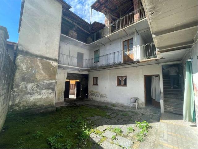 Rustico in vendita a Invorio Superiore, Invorio
